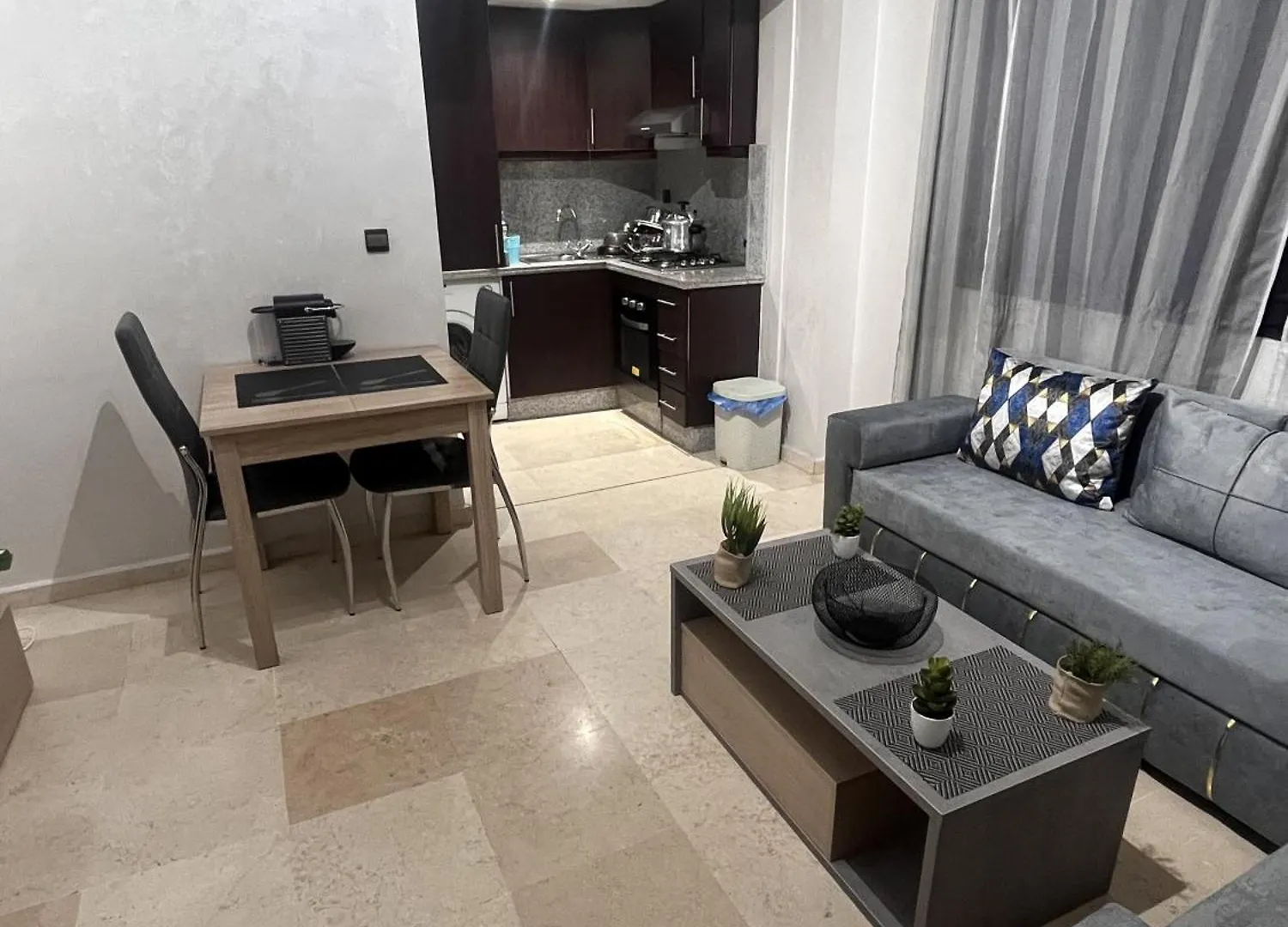 Daire Studio Moderne Avec Terrasse, Piscine Et Parking A Gueliz, Marrakech Marakeş Fas