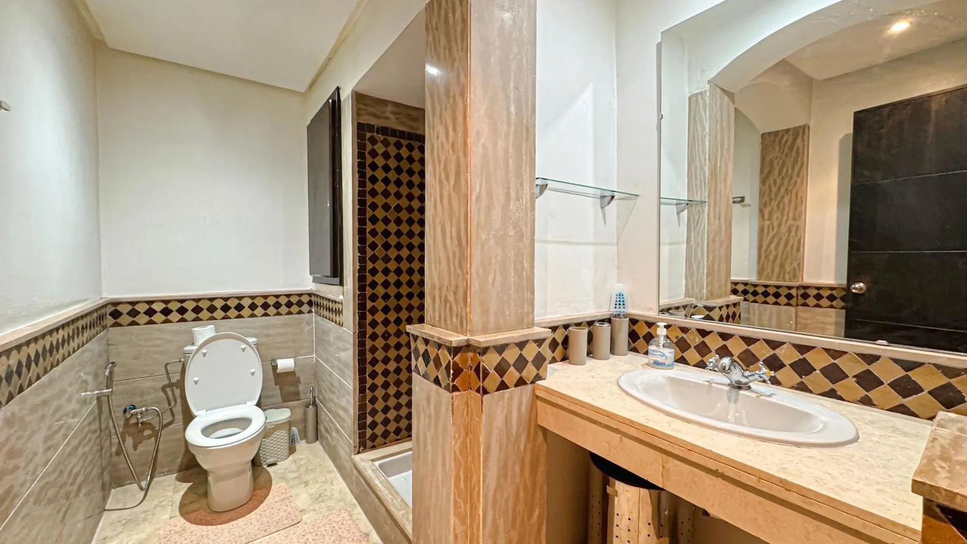 Daire Studio Moderne Avec Terrasse, Piscine Et Parking A Gueliz, Marrakech Marakeş