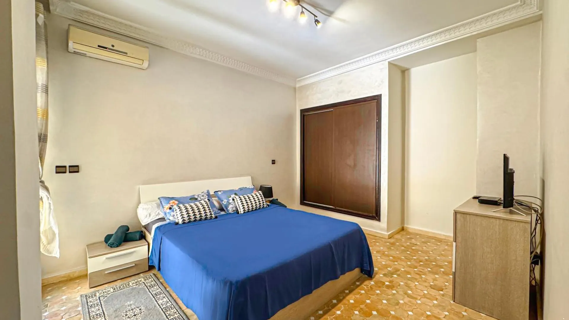 Studio Moderne Avec Terrasse, Piscine Et Parking A Gueliz, Marrakech Marakeş